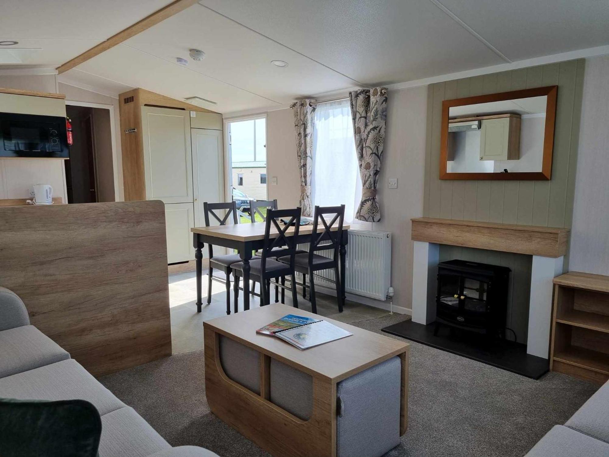 Red Lion Holiday Park 아브로스 외부 사진