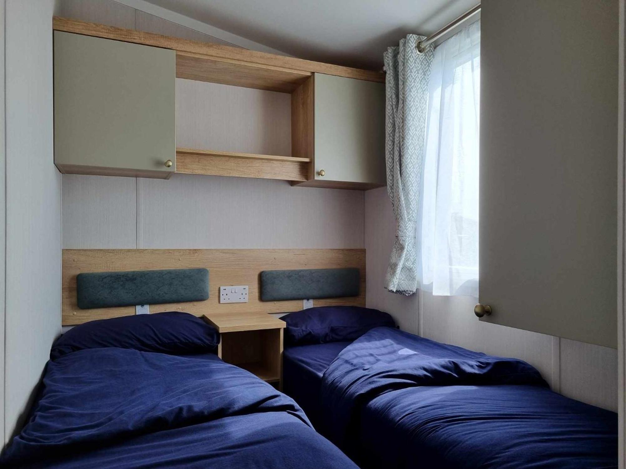 Red Lion Holiday Park 아브로스 외부 사진