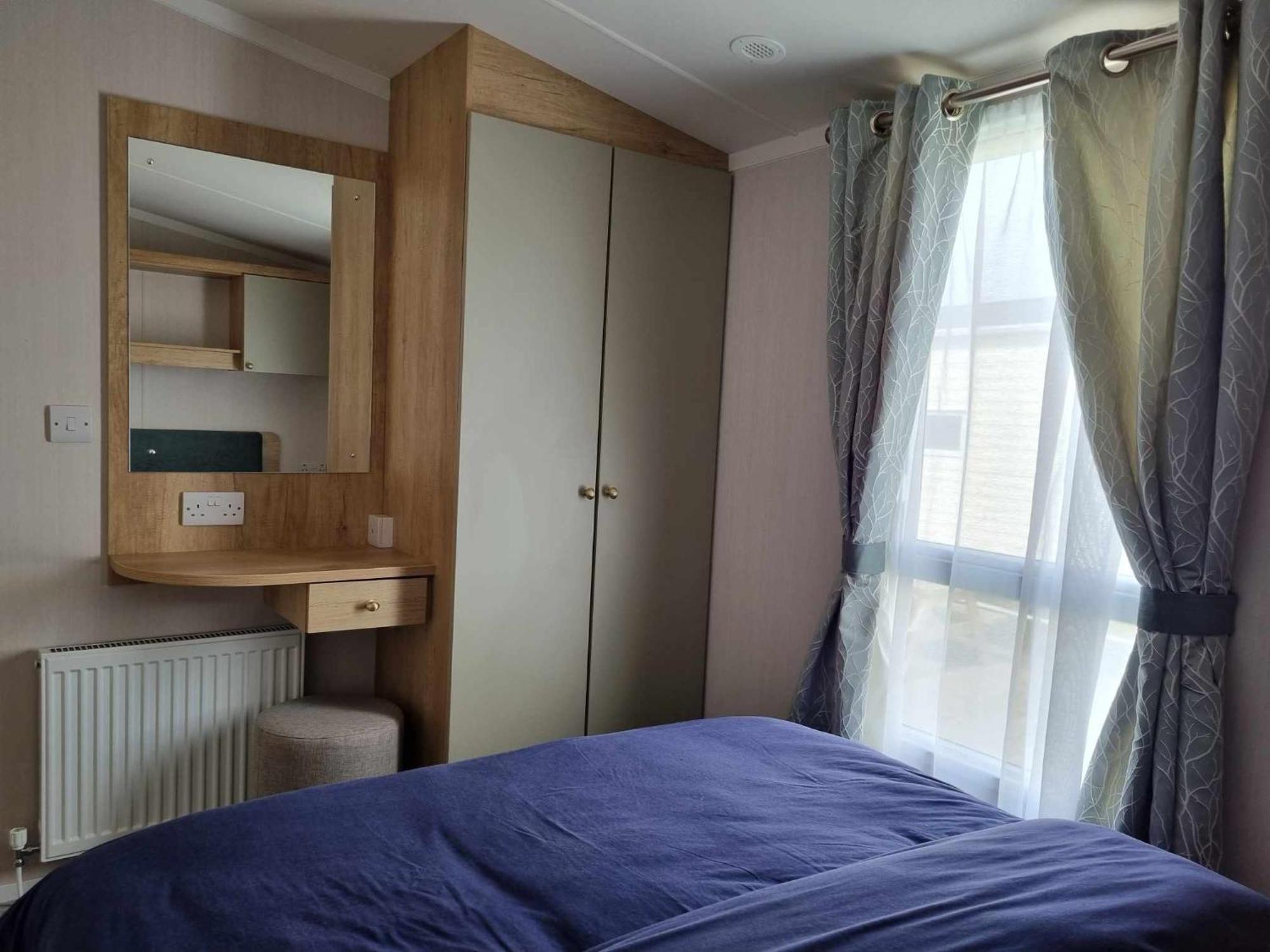 Red Lion Holiday Park 아브로스 외부 사진