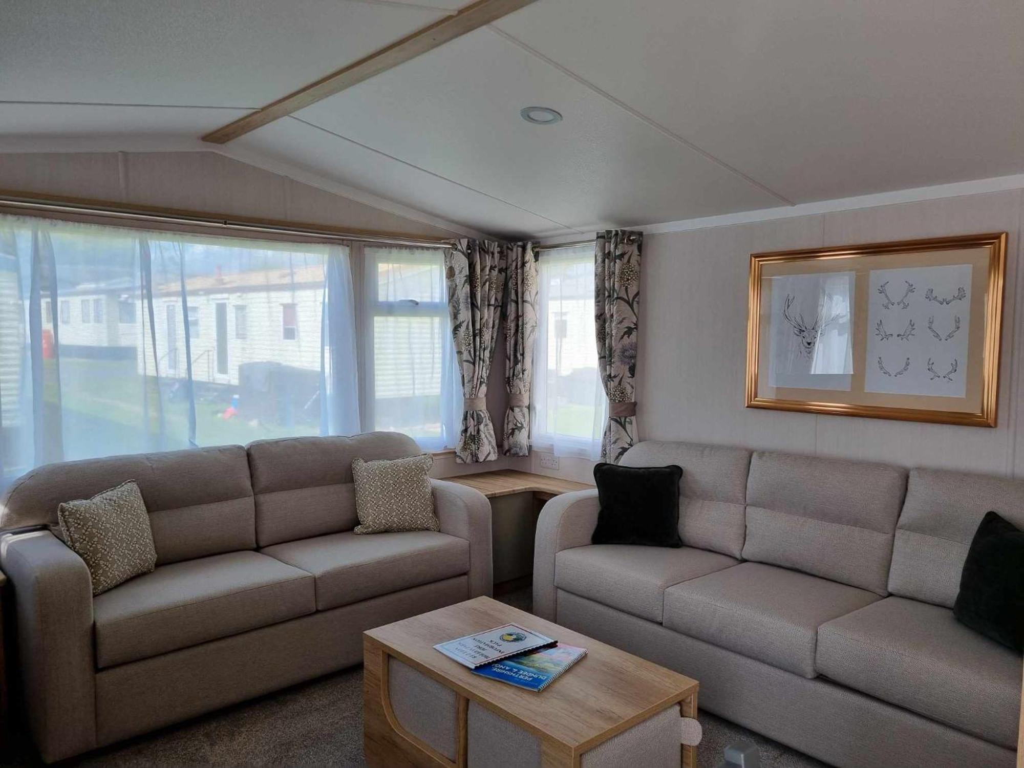 Red Lion Holiday Park 아브로스 외부 사진