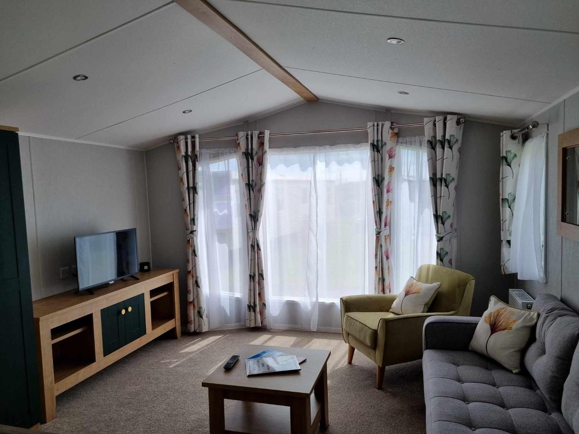 Red Lion Holiday Park 아브로스 외부 사진