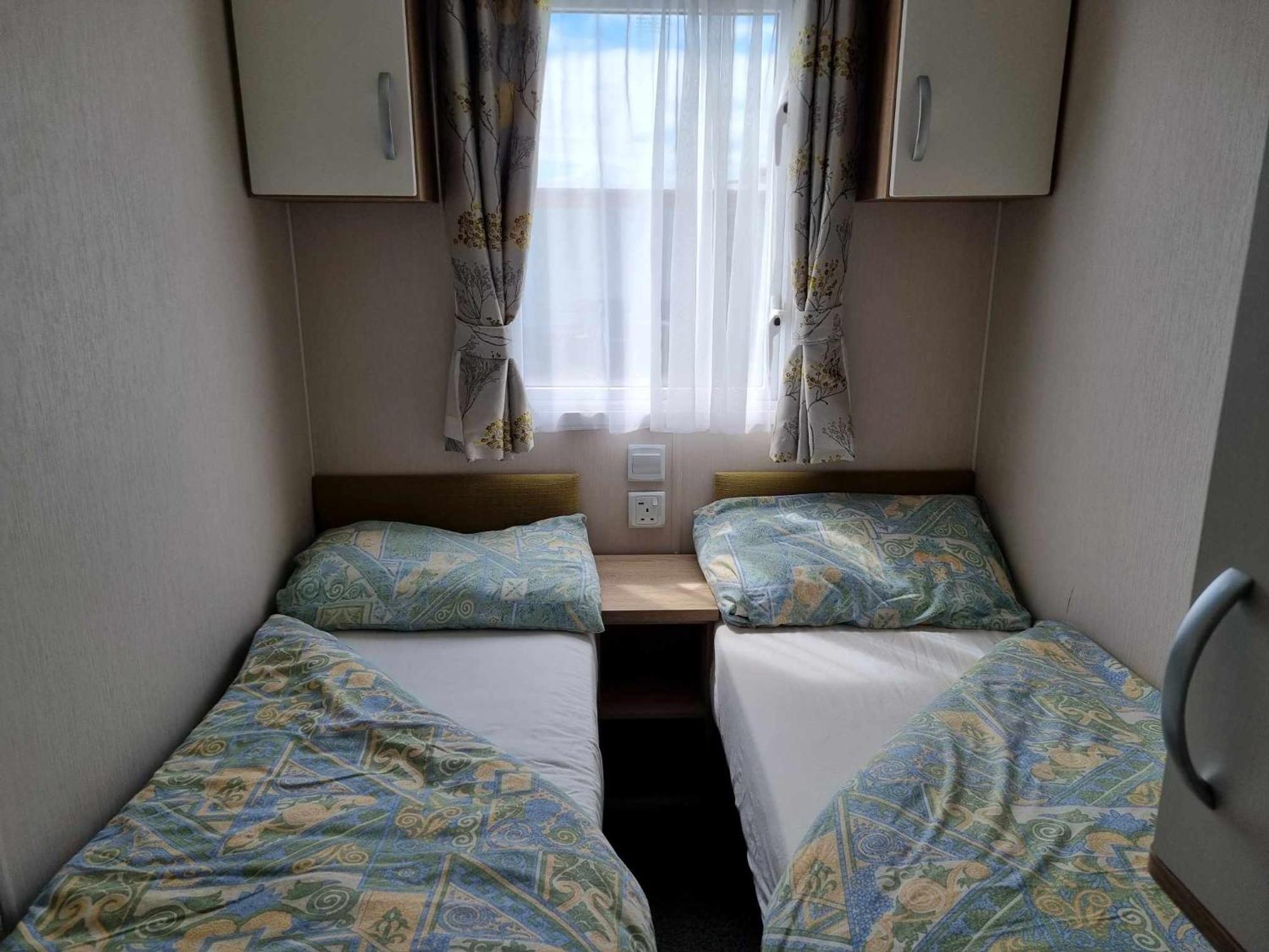 Red Lion Holiday Park 아브로스 외부 사진