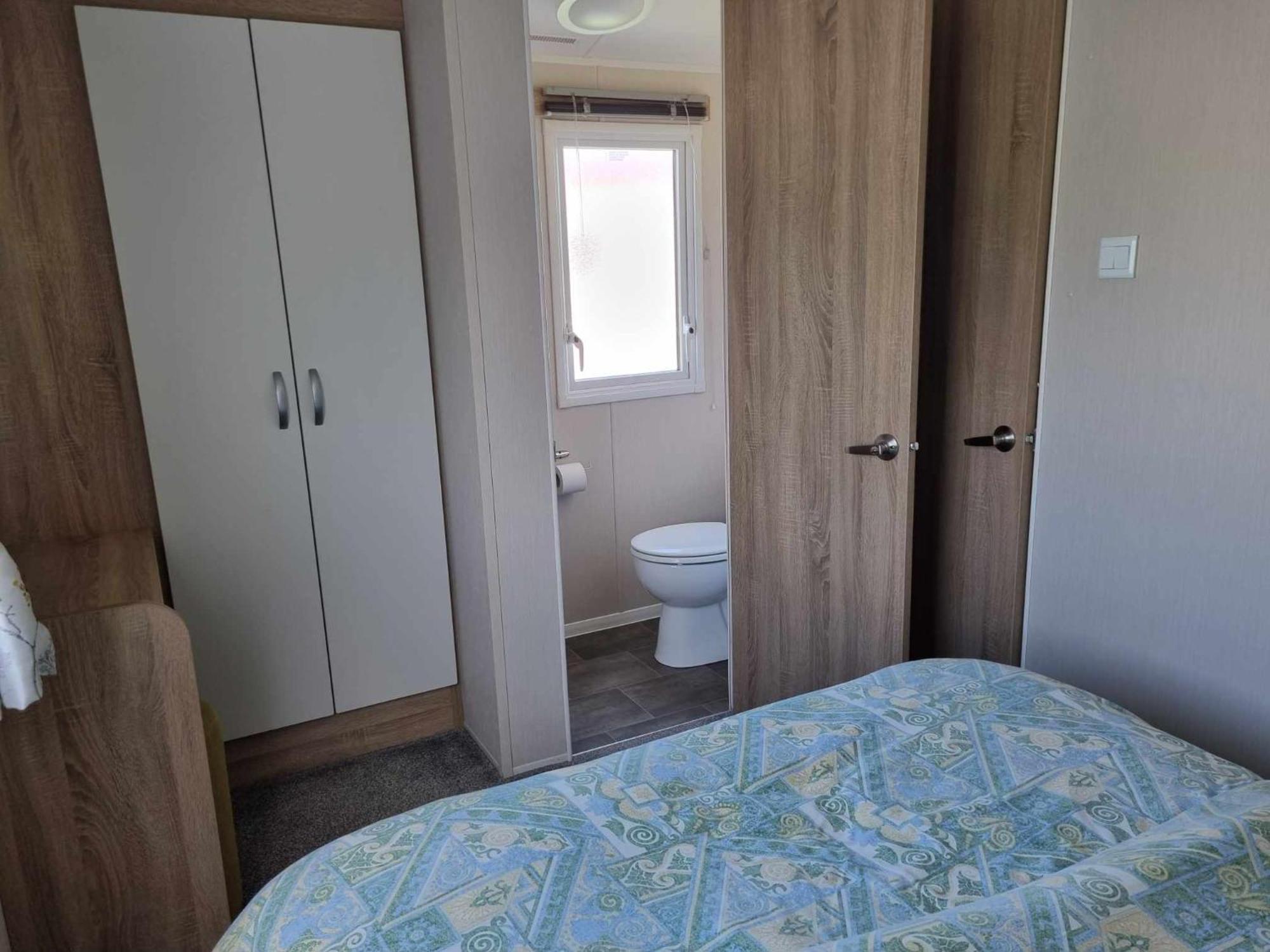 Red Lion Holiday Park 아브로스 외부 사진