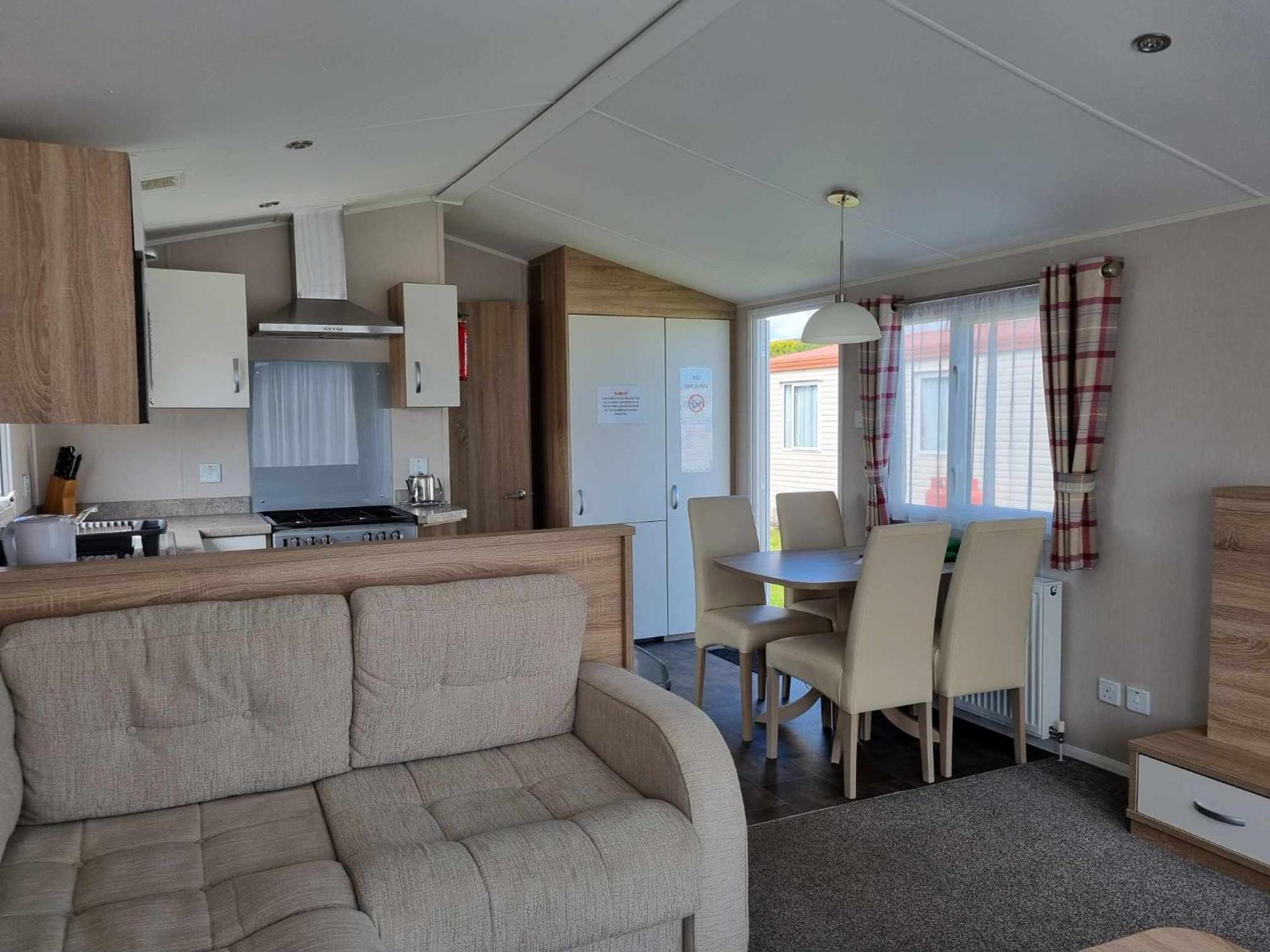 Red Lion Holiday Park 아브로스 외부 사진