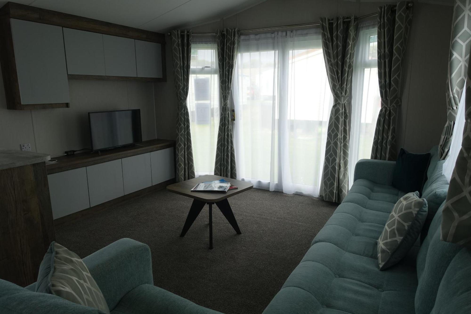 Red Lion Holiday Park 아브로스 외부 사진
