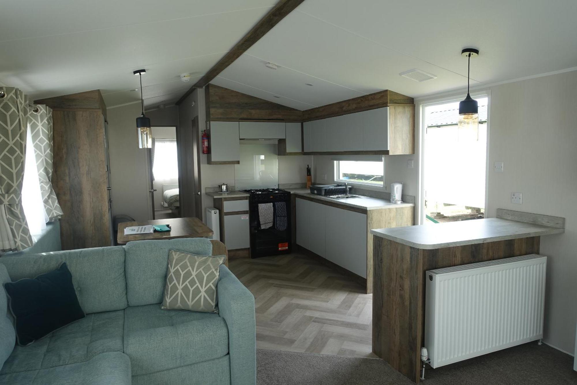 Red Lion Holiday Park 아브로스 외부 사진
