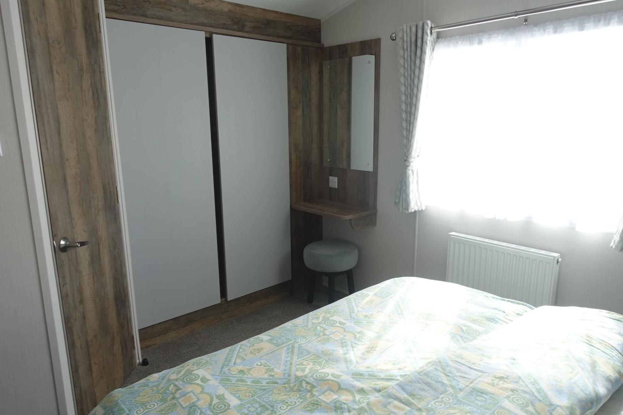 Red Lion Holiday Park 아브로스 외부 사진