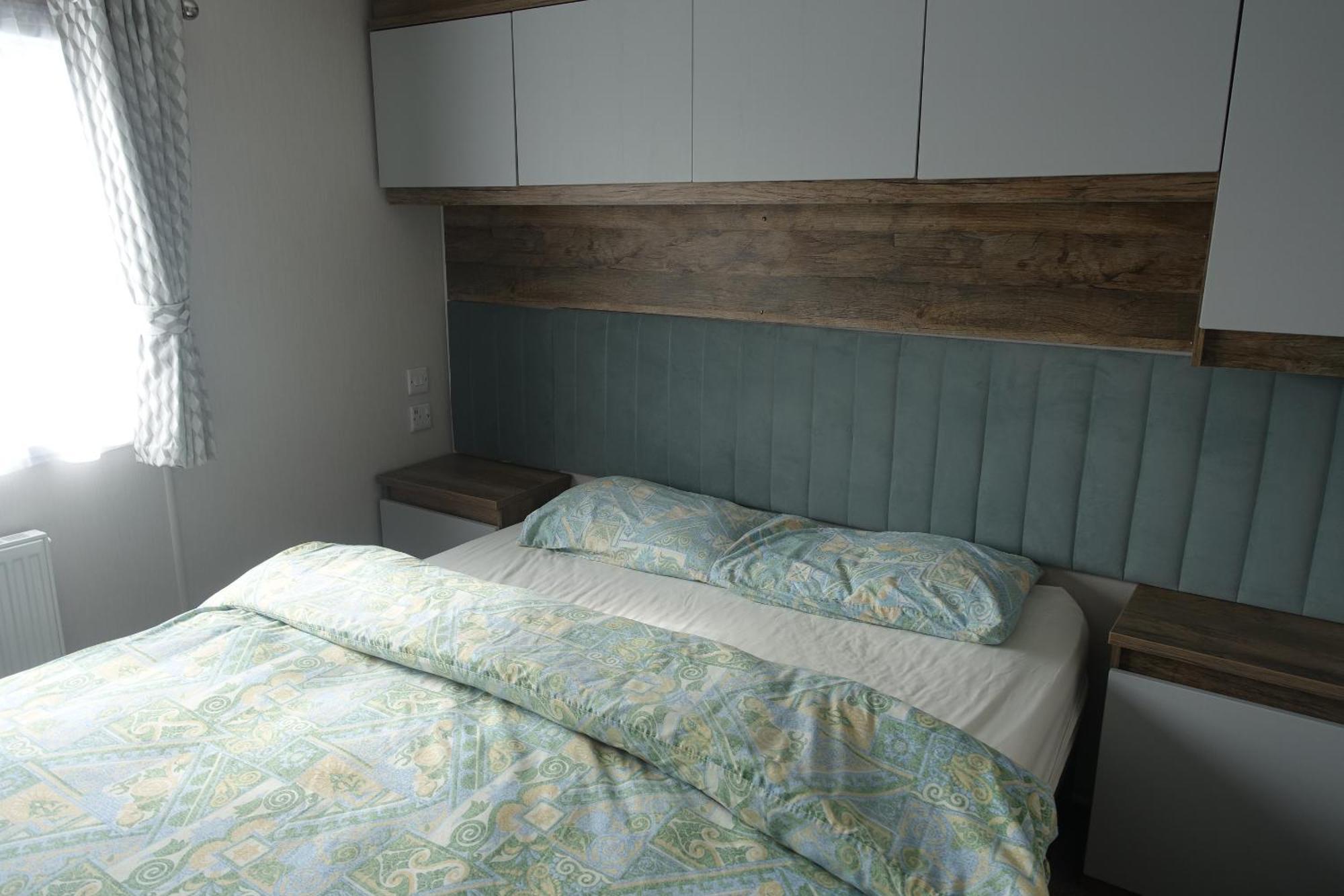 Red Lion Holiday Park 아브로스 외부 사진