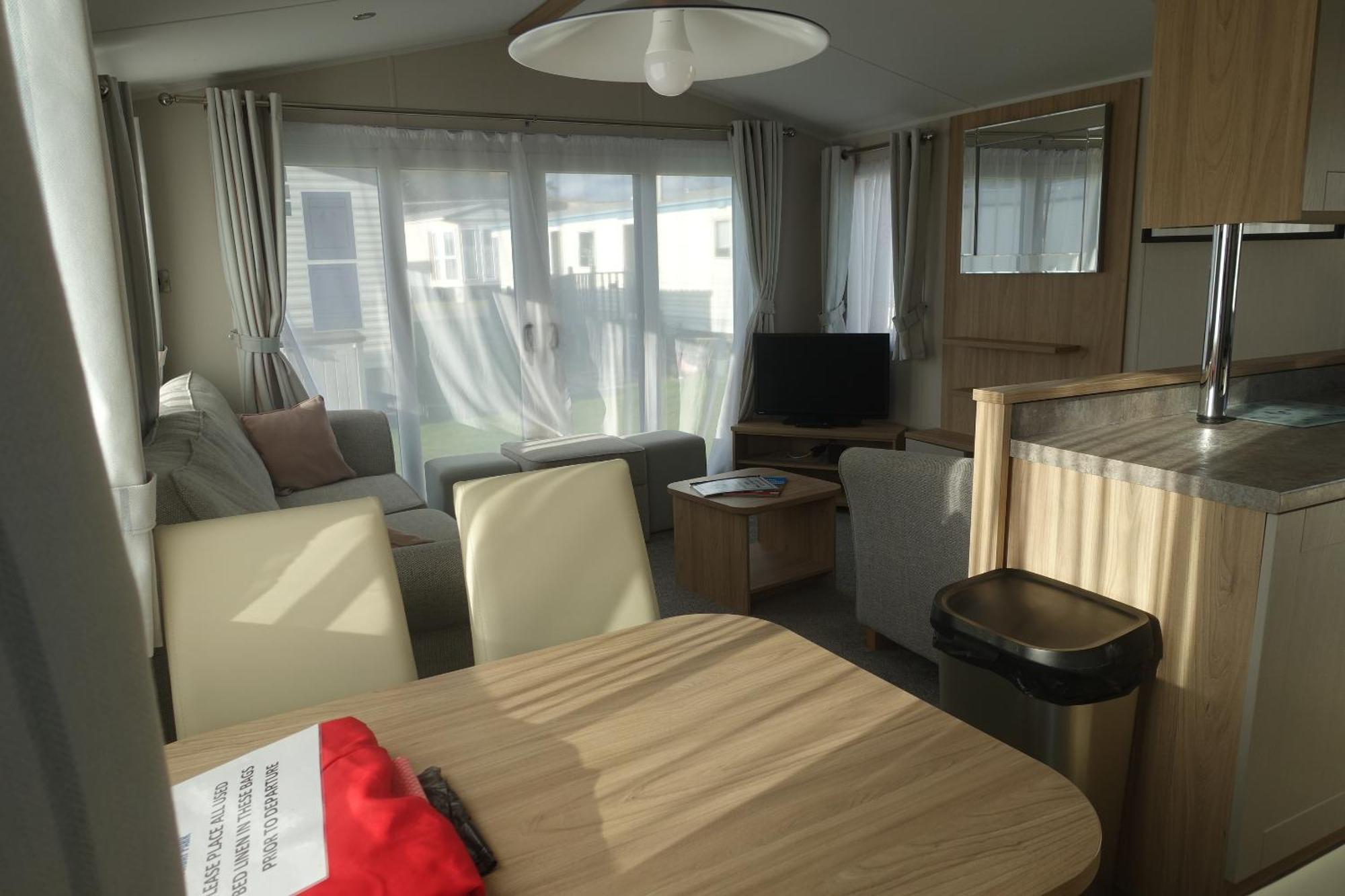 Red Lion Holiday Park 아브로스 외부 사진
