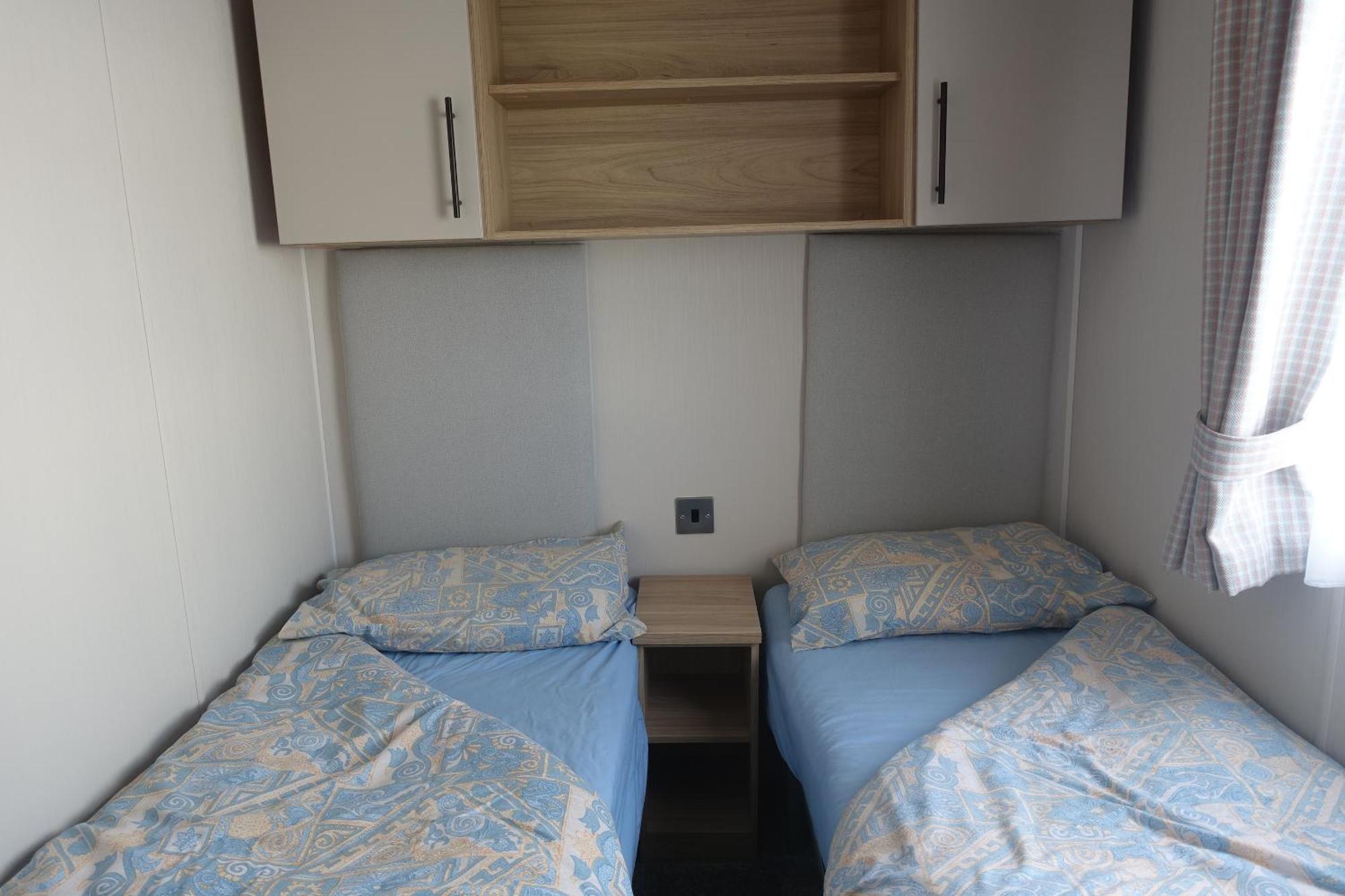 Red Lion Holiday Park 아브로스 외부 사진