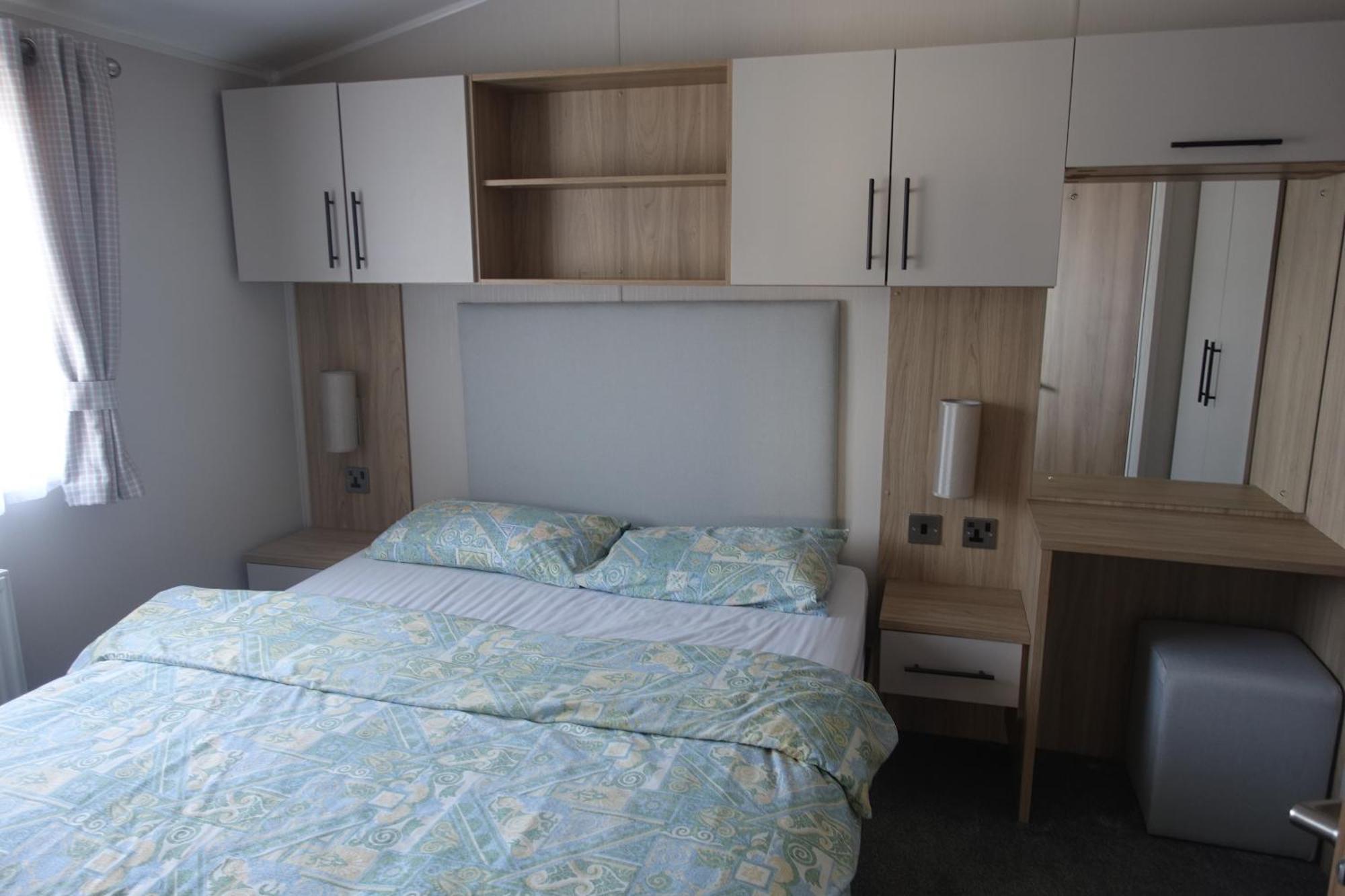 Red Lion Holiday Park 아브로스 외부 사진